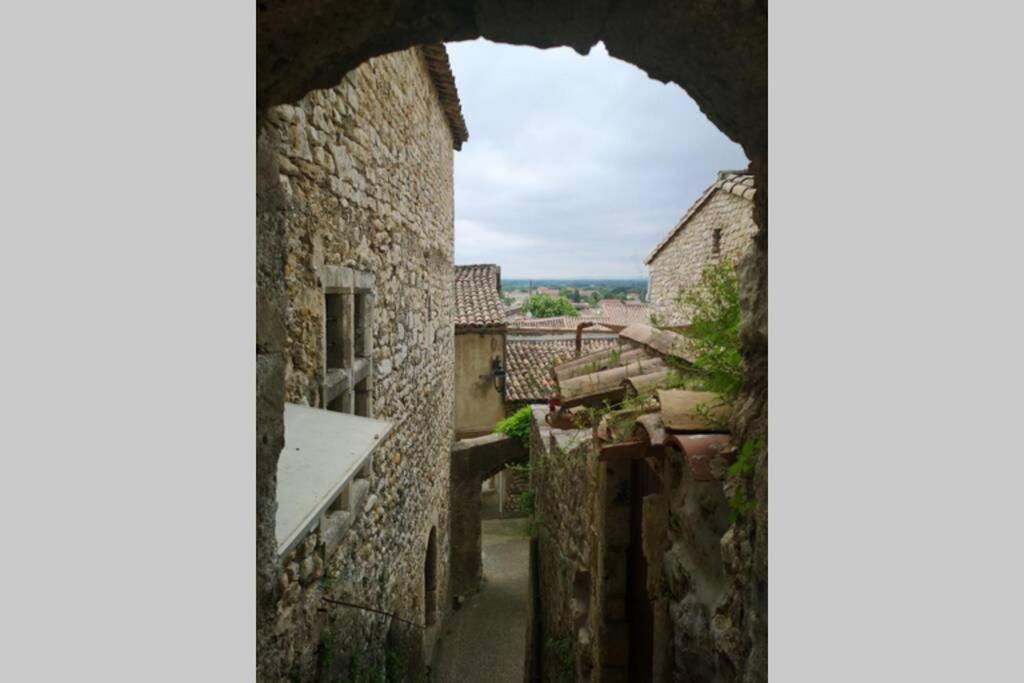 Maison De Village Meublee Avec Terrasse Donzère Εξωτερικό φωτογραφία