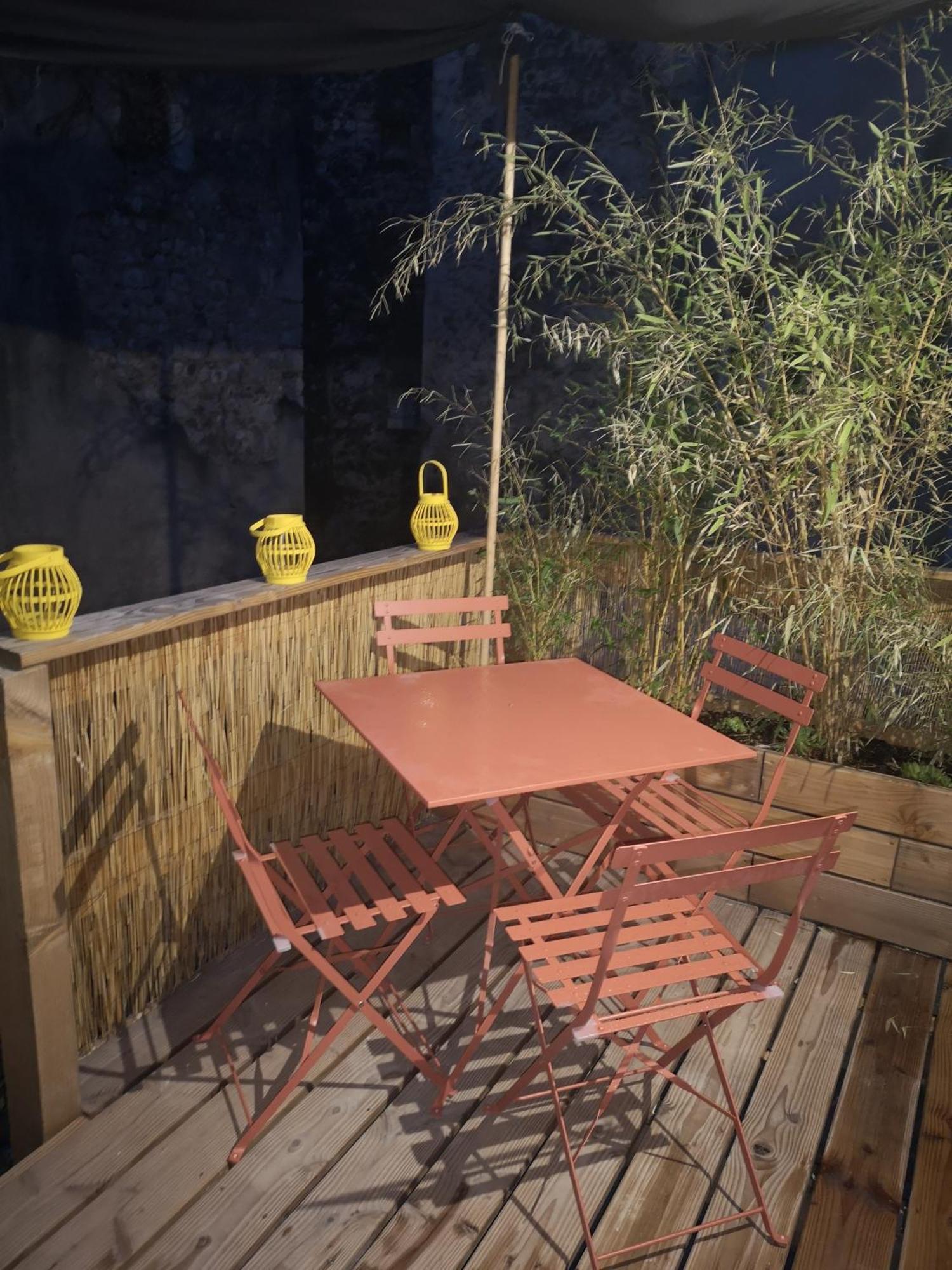 Maison De Village Meublee Avec Terrasse Donzère Δωμάτιο φωτογραφία