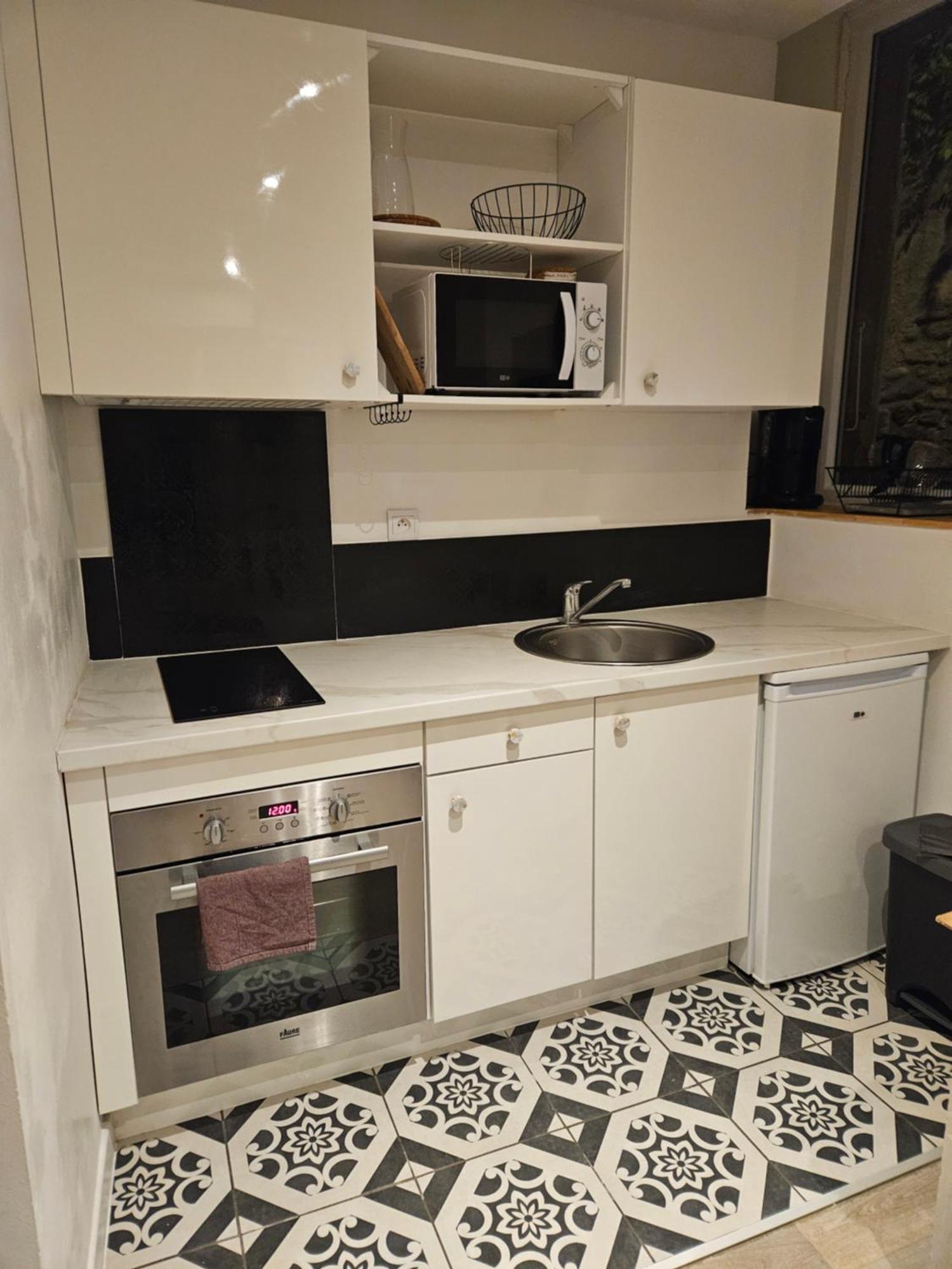 Maison De Village Meublee Avec Terrasse Donzère Εξωτερικό φωτογραφία